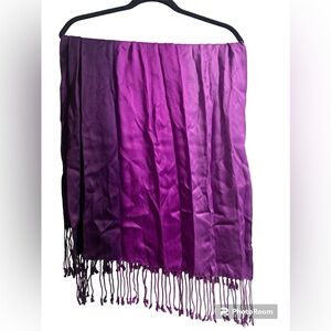 Light scarf dark purple color to lighter